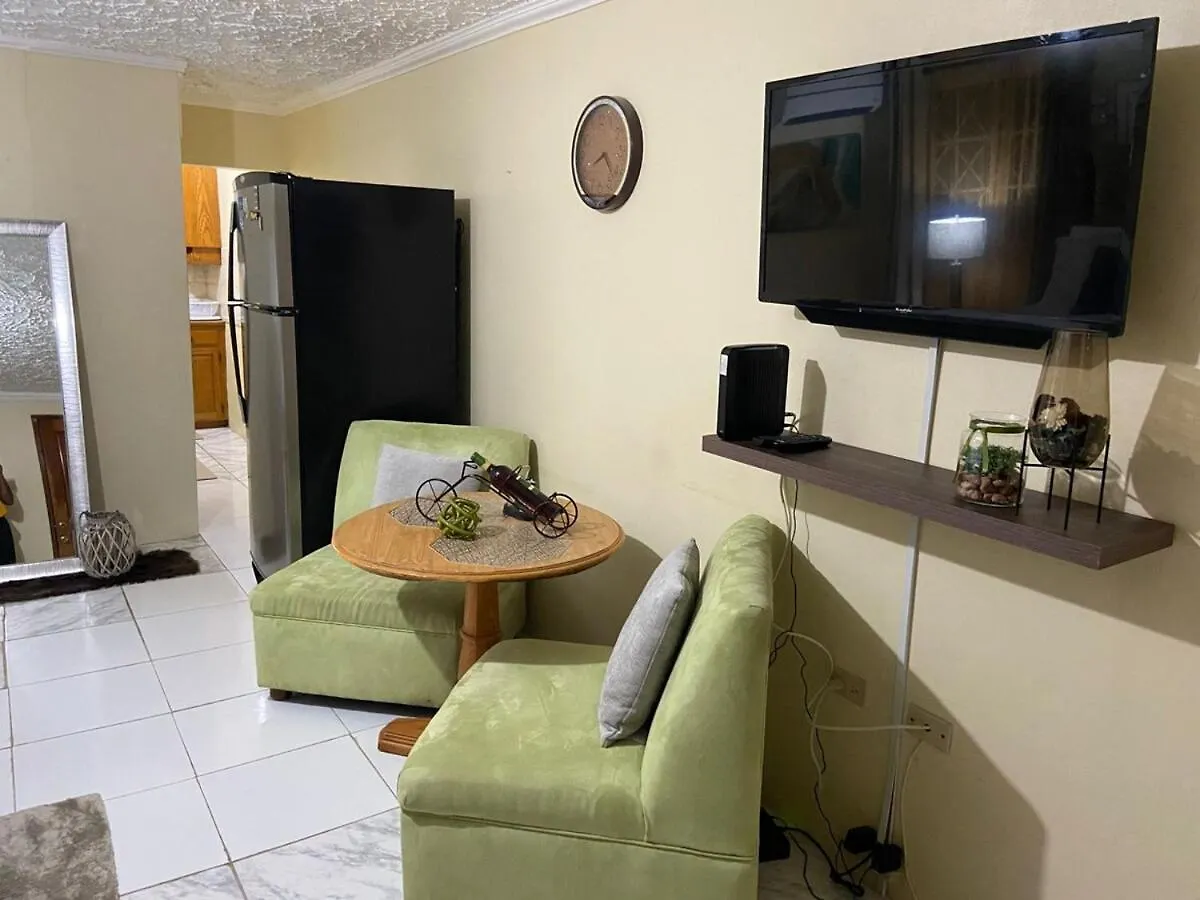 Buffy Home Away From Home Ocho Rios Jamajka